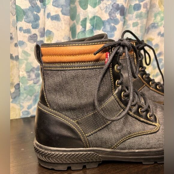 Levi Denim Comfort Boots Men’s 13 - Picture 2 of 12